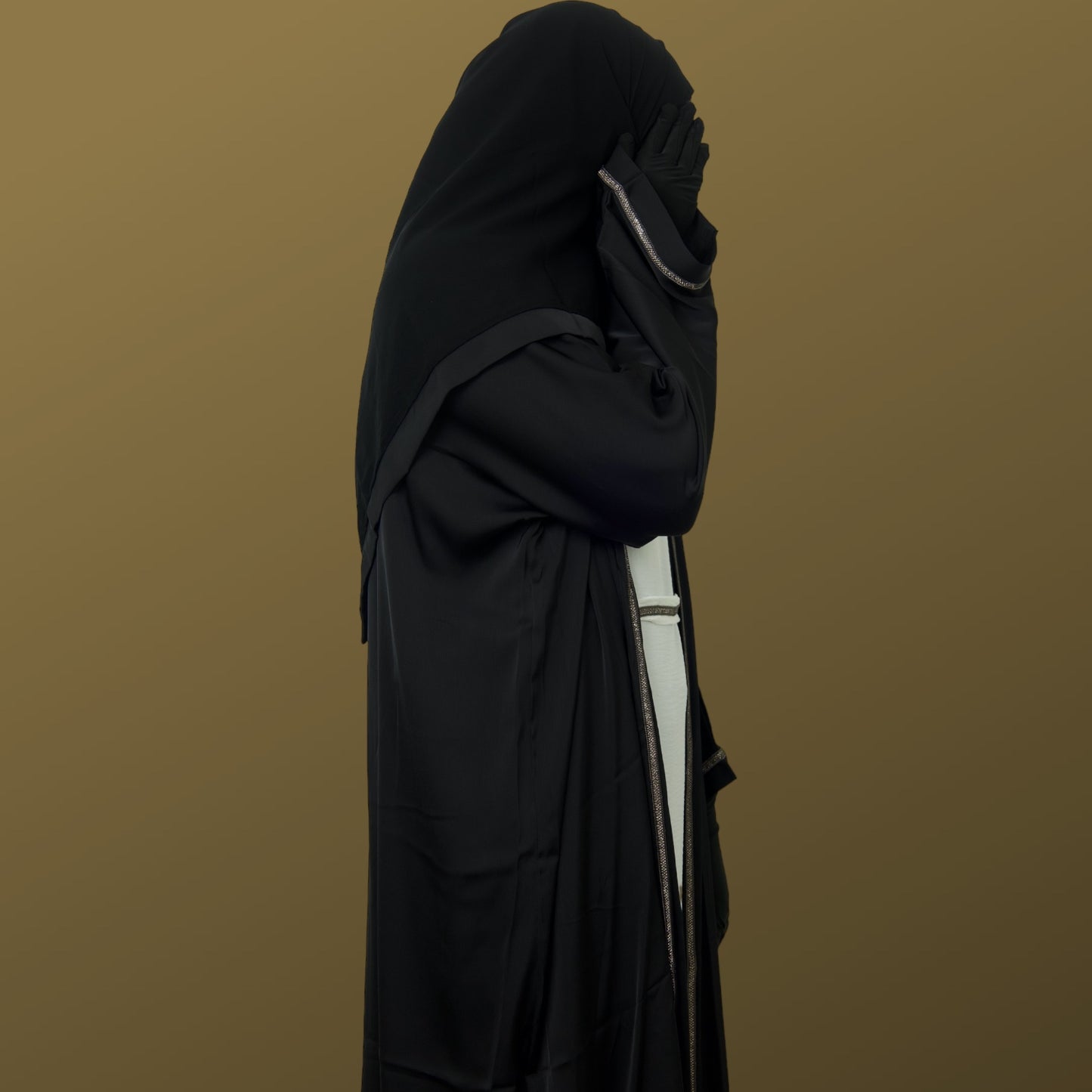 Monochrome Majesty' - Step into Refined Luxury with Our Black and White Abaya