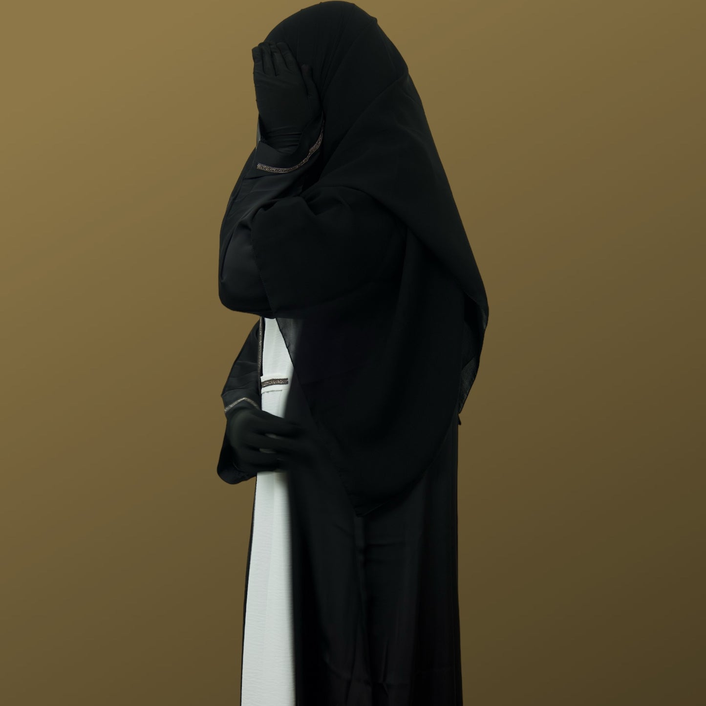 Monochrome Majesty' - Step into Refined Luxury with Our Black and White Abaya